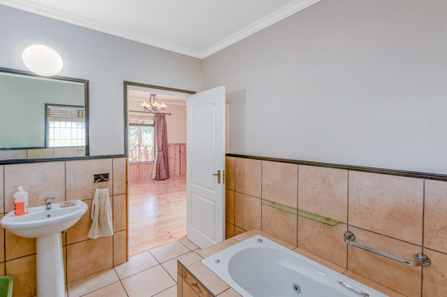 3 Bedroom Property for Sale in Rheenendal Western Cape